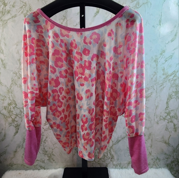 BiBI Leopard Print Lightweight Thermal Top - Picture 1 of 15